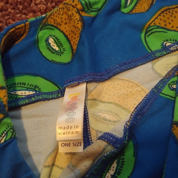 LuLaRoe gently worn kiwi leggings - Picture 3 of 5
